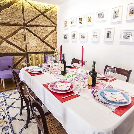 Typical Bairro Alto Apartment Lisbon Luaran gambar