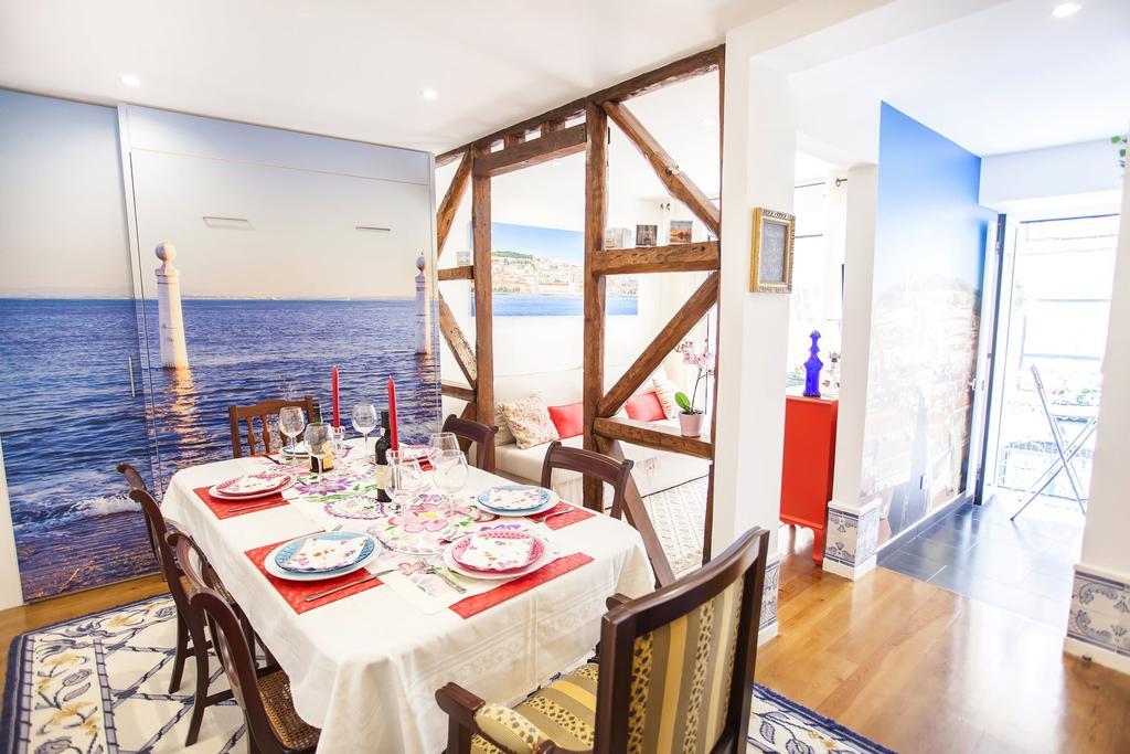 Typical Bairro Alto Apartment Lisbon Luaran gambar