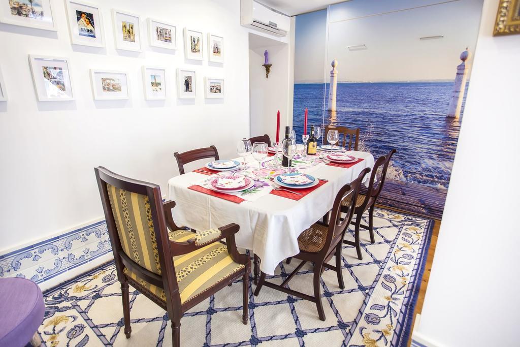 Typical Bairro Alto Apartment Lisbon Luaran gambar