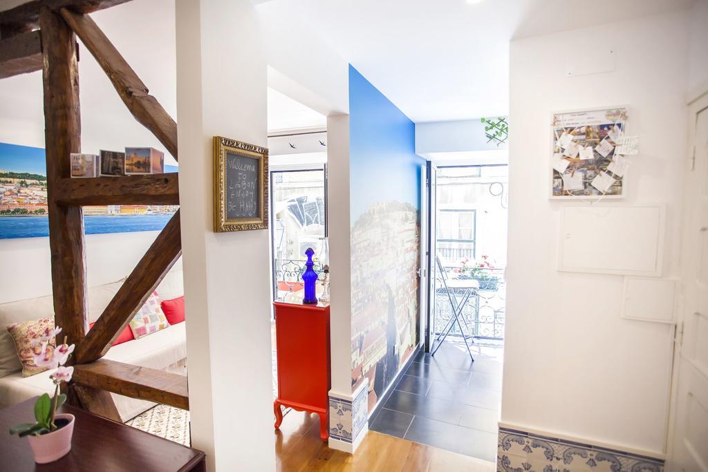 Typical Bairro Alto Apartment Lisbon Luaran gambar